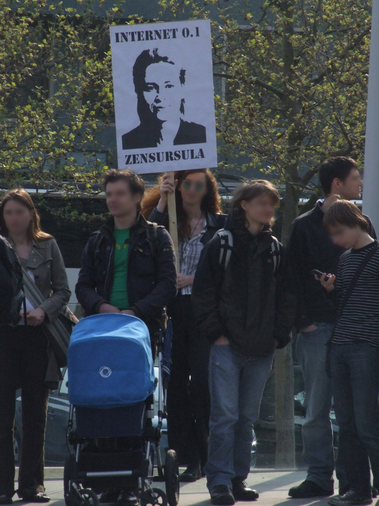 Internet censorship, Zensusula, poster demonstration