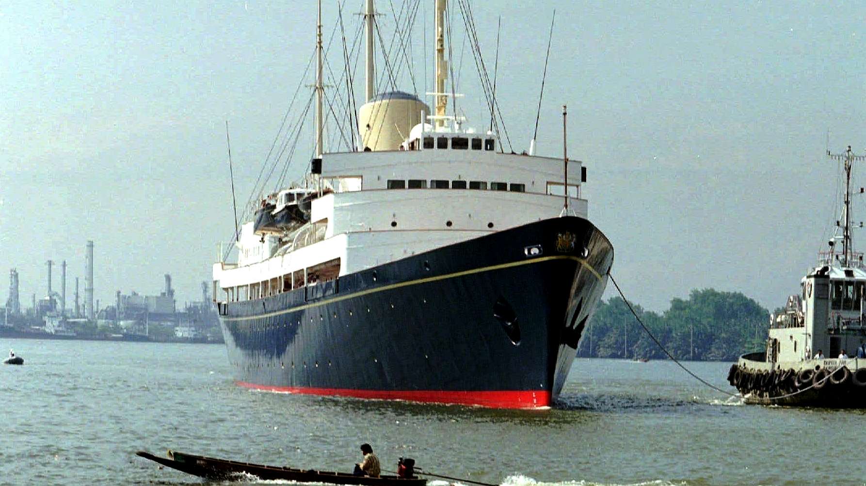 was the royal yacht britannia used in the crown