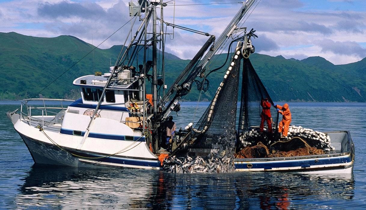 https://www.blue-growth.org/Blue_Growth_Technology_Innovation/BlueGrowth_Tech_Pictures/fishing-boat-hauling-in-diesel-catch-nets.jpg