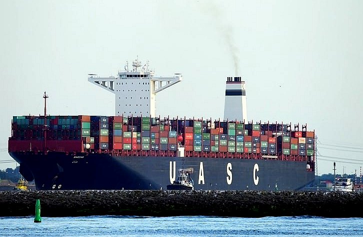Barzan fossil fuel efficient giant container ship
